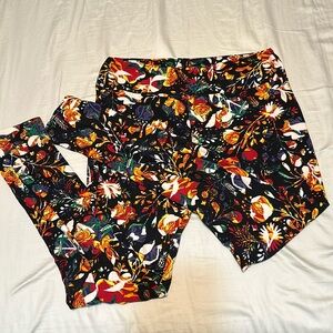 Lularoe black floral leggings t&c